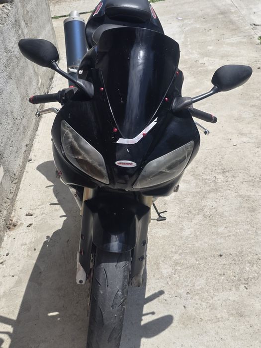 Yamaha r1 1000cm