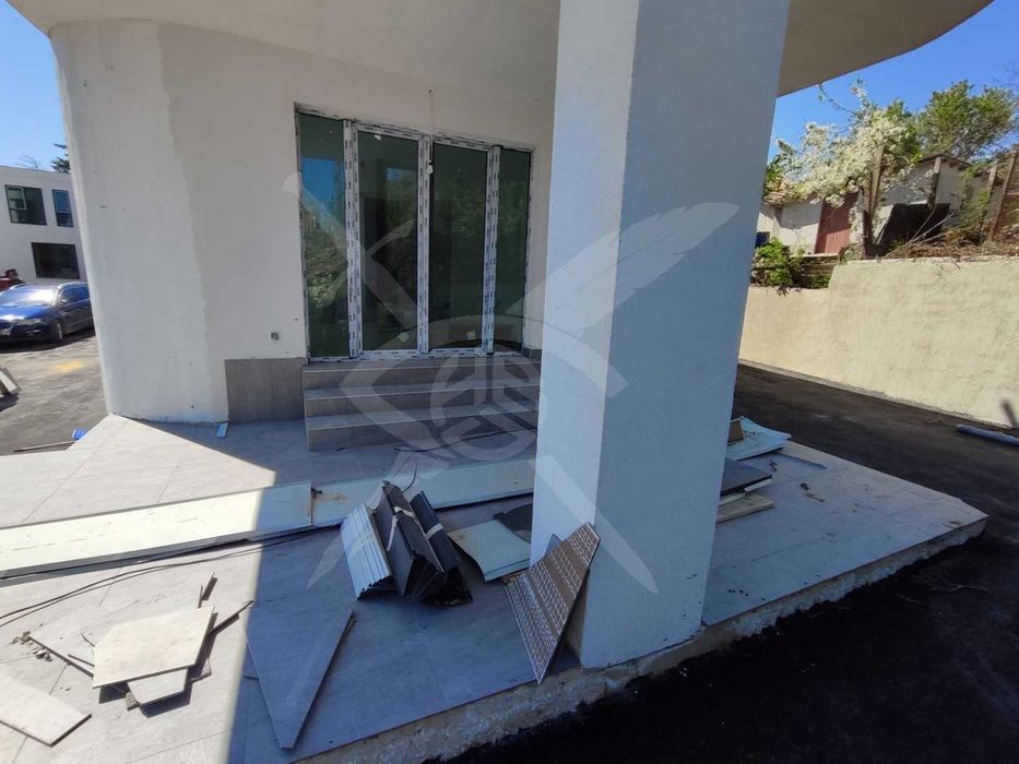 Продава се Тристаен апартамент в Варна, м-т Траката - 123 кв.м за 1505 €/кв.м - Снимка #2