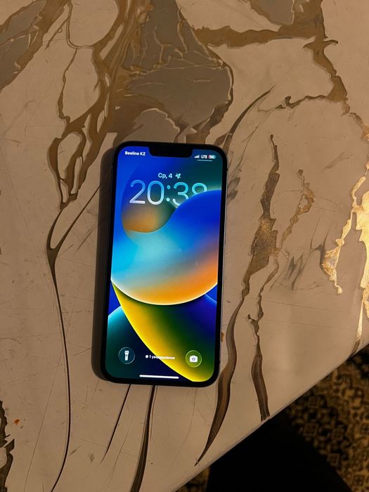 Айфон 13 в хорошом состояний