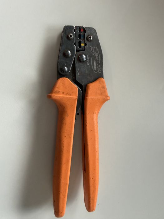 Cleste sertizat papuci