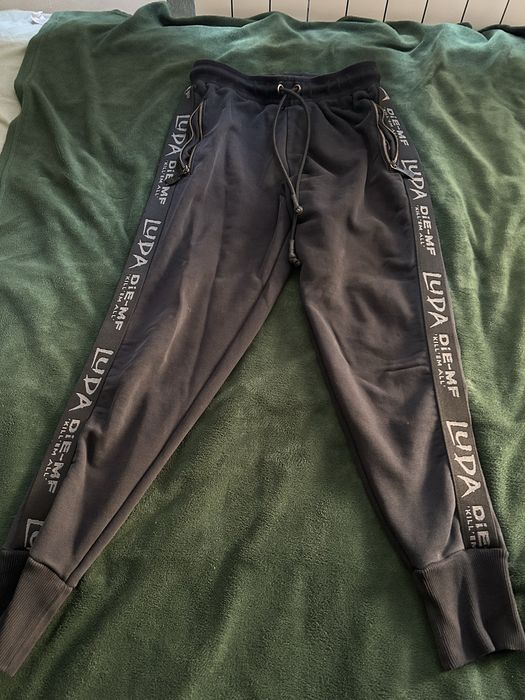 Luda екип рядък