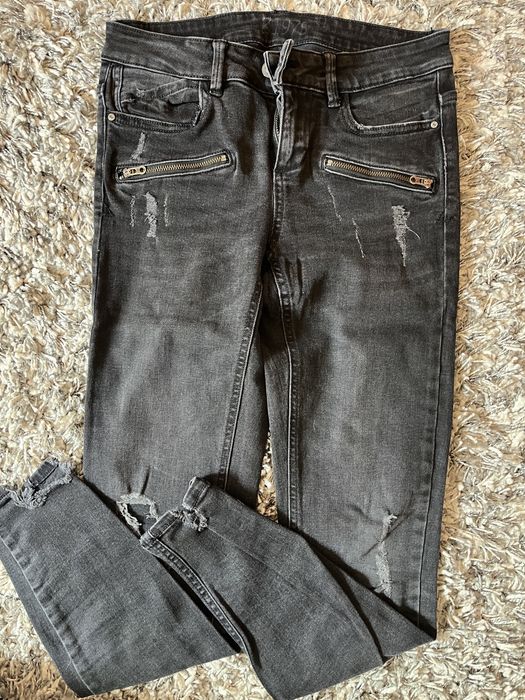Blugi negrii skinny