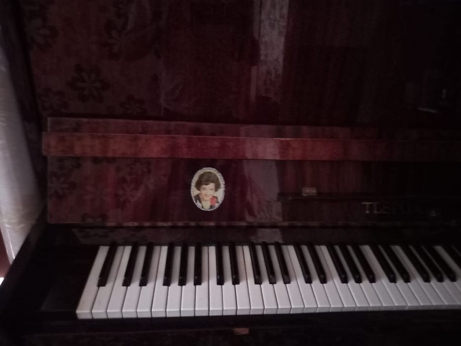 Продам шкаф и кровать