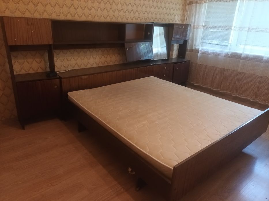 Употребявана спалня с матрак