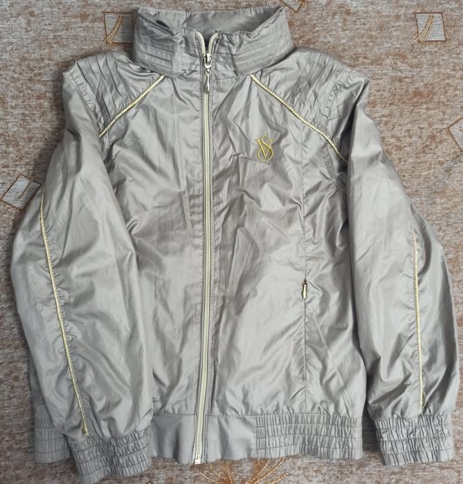 Недорого ветровка+дождевик на девочку