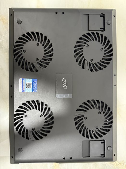 Cooler laptop cu 4 ventilații