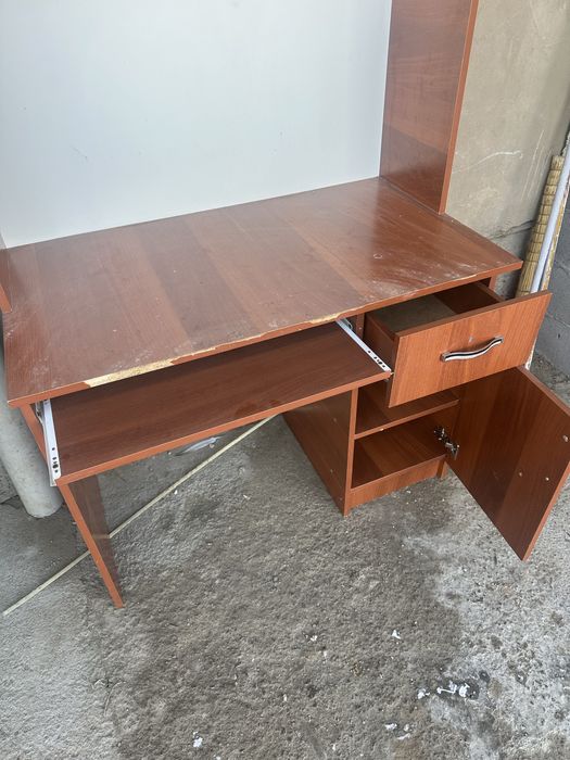 Стол для учебы..