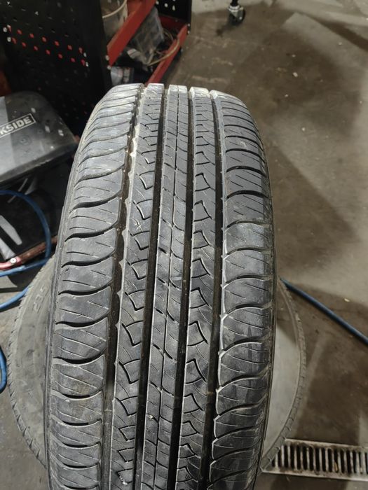 Cauciucuri 235 60 R18