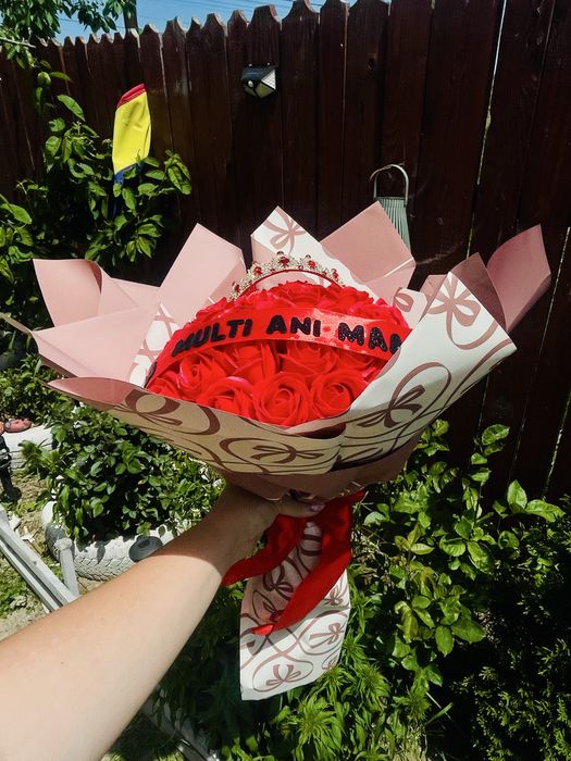 Buchete si aranjamente din flori de sapun ! Perfect pentru a oferi un cadou deosebit persoanei dragi!