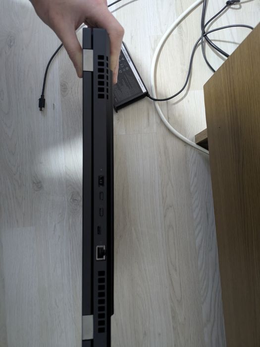 Thinkpad p15 Gen1, i7 10750H, 32 gb ram, 4k, Nvidia Quadro 1000 4gb