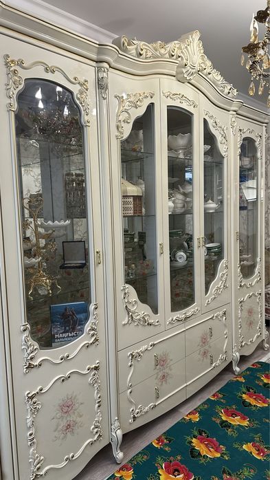 Продается гарнитур