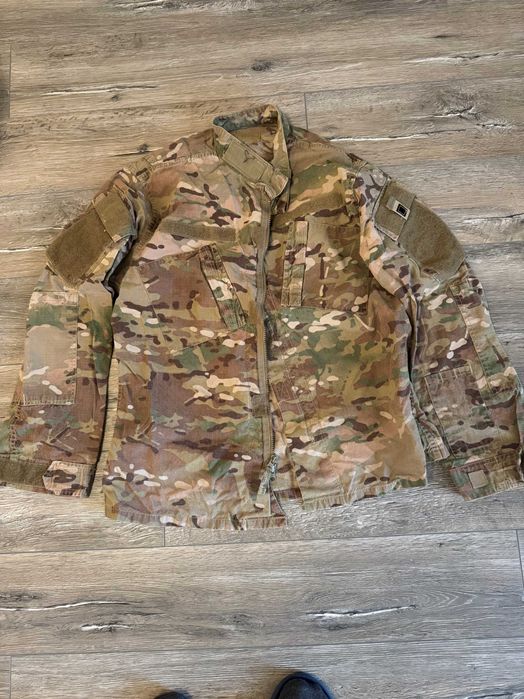 Tinuta militara Multicam US originala (pantalon + veston) - stare buna