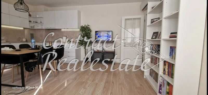 Тристаен Обзаведен апартамент в Трошево !