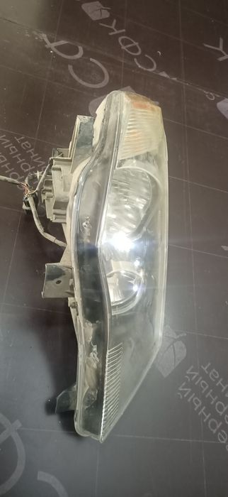 Оригинальный правый фара