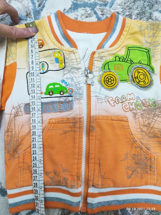 Лёгкая курточка на 2-3 года