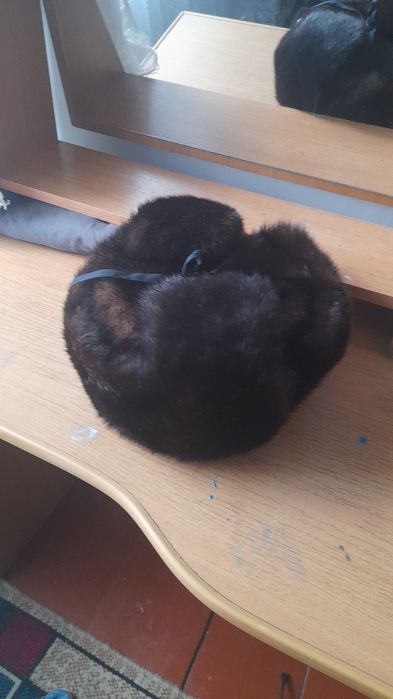 Продам шапку дешево срочно