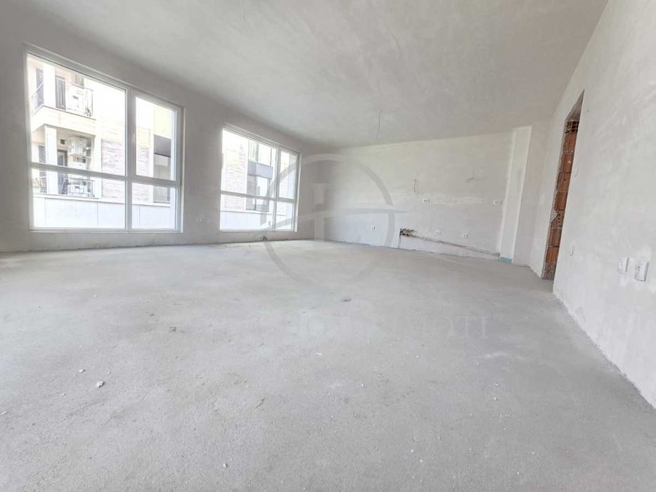 Продава се Тристаен апартамент в Пловдив, Христо Смирненски - 122 кв.м за 849 €/кв.м - Снимка #3