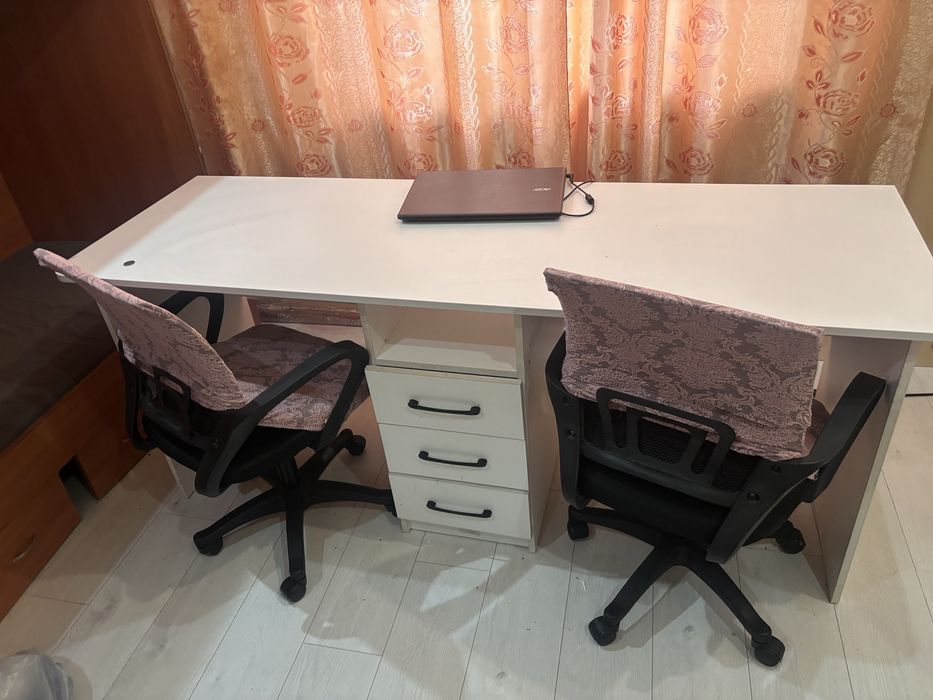 Продам стол для школьников