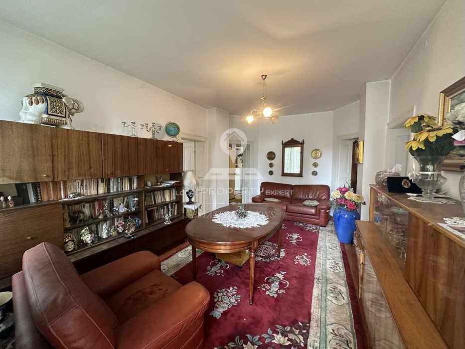 Продава се Къща в Разлог - 375 кв.м за 931 €/кв.м - Снимка #6