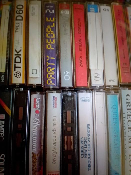 Много запазени аудио касети