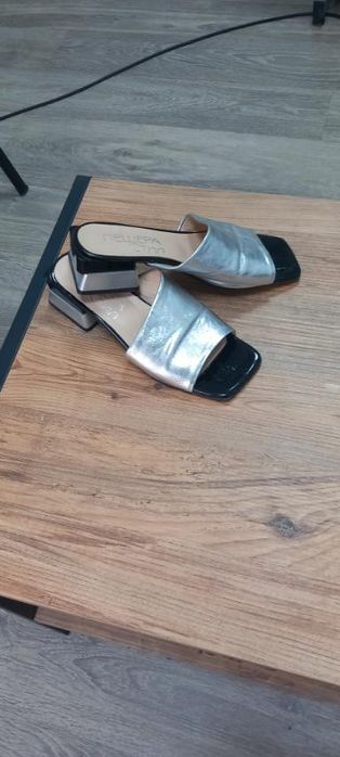 Чехли от естествена кожа