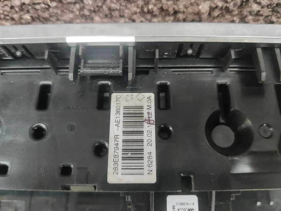 Panou clima AC Butoane comenzi Renault Captur / Clio Dacia 275100936R