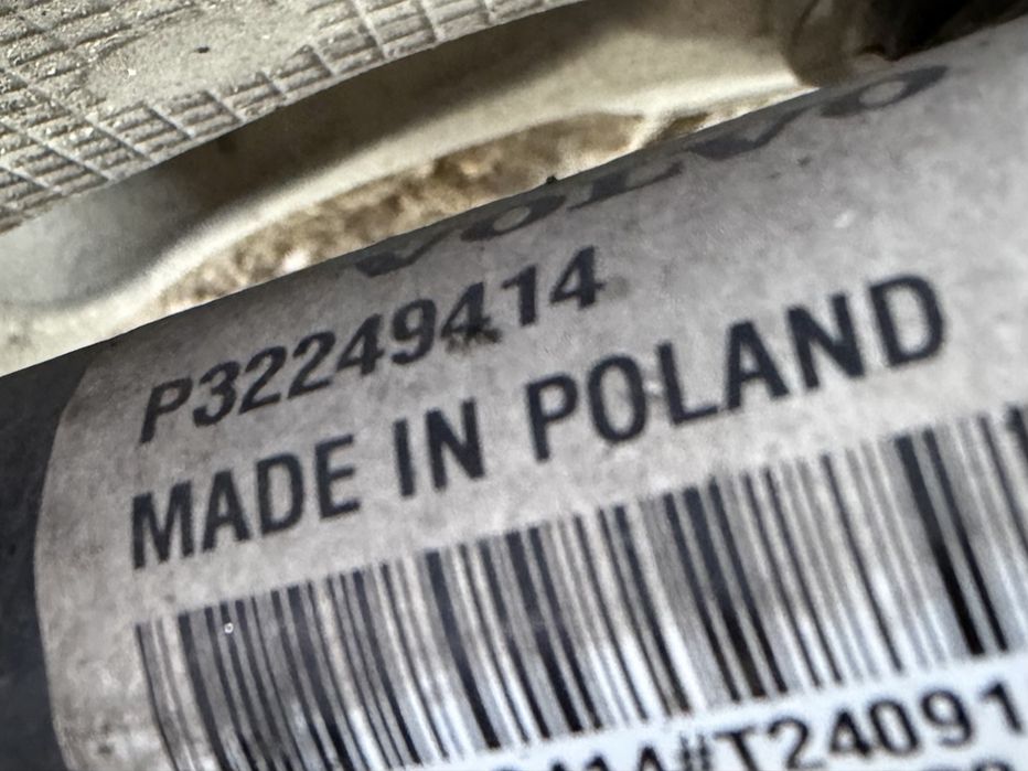 a-chan　0710 Punte spate / Motor electric Volvo XC60, XC90, V60, S60 Piatra