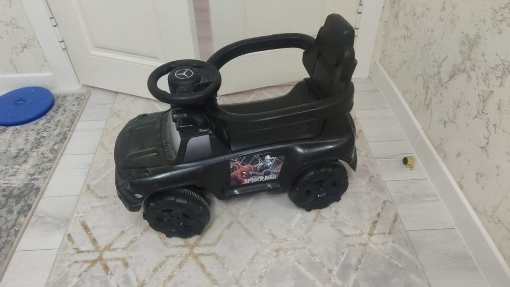 Продам детскую машинку
