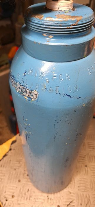 Продавам стоманена бутилка за сгъстен въздух 300 бара РСР