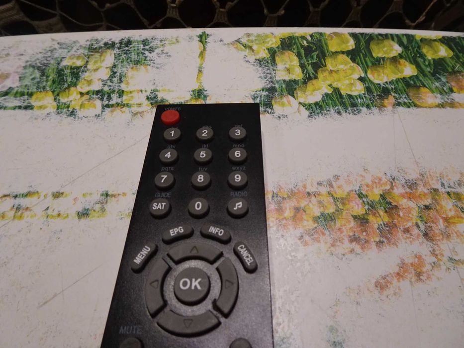 Дистанционни на ВИВАКОМ и БУЛСАТКОМ, работещи, без включени батерии