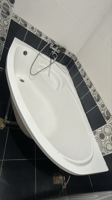 Ванна акриловая