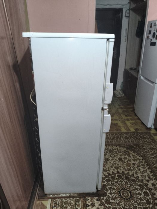 Холодильник бирюса продам