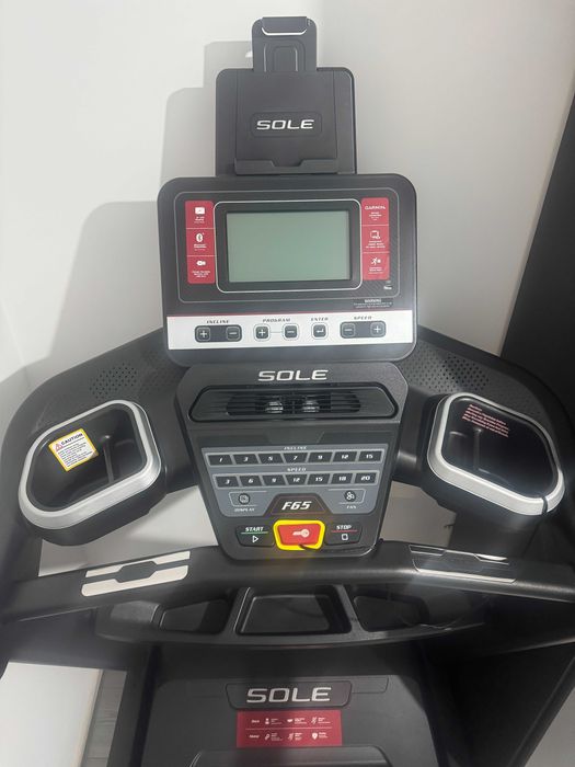Бягаща пътека Sole F65
