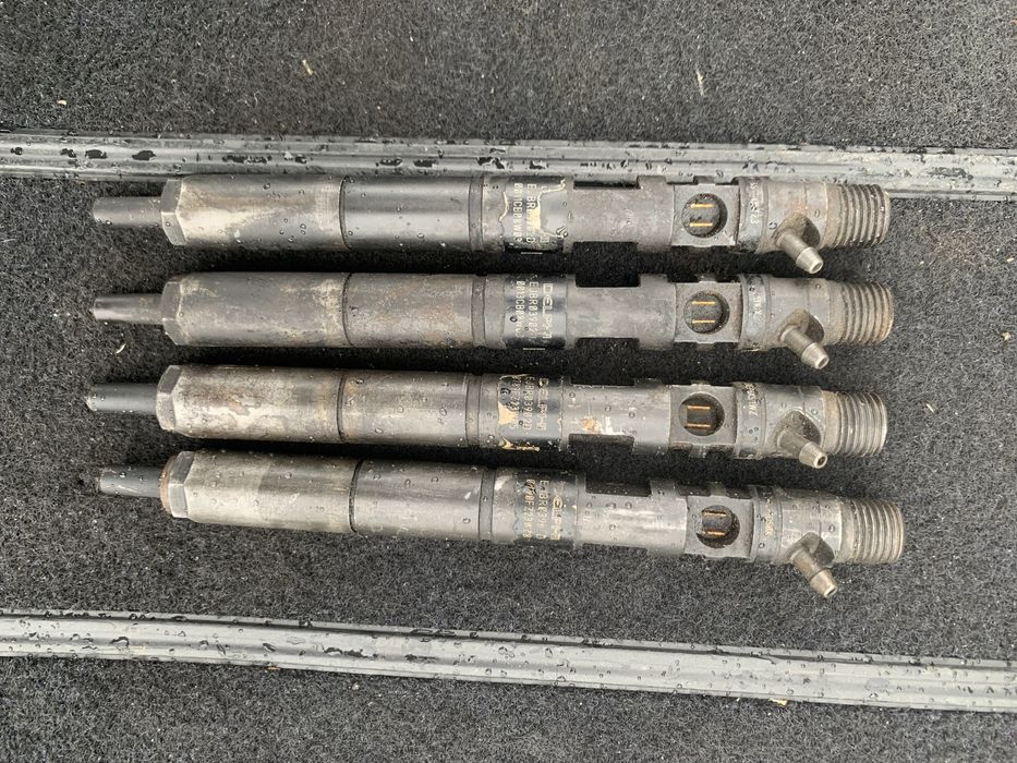 Injector Kia Sedona 2.9 CRDI 2007 EJBR03902D