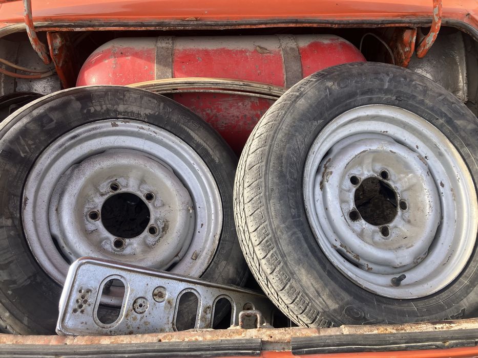 Продается  родные диска от волги 2401