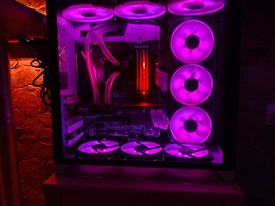 компютър – i7-9700k, 1080Ti, водно охлаждане EKWB– ВАРНА