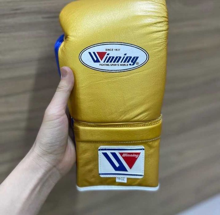 Боксерские перчатки Winning