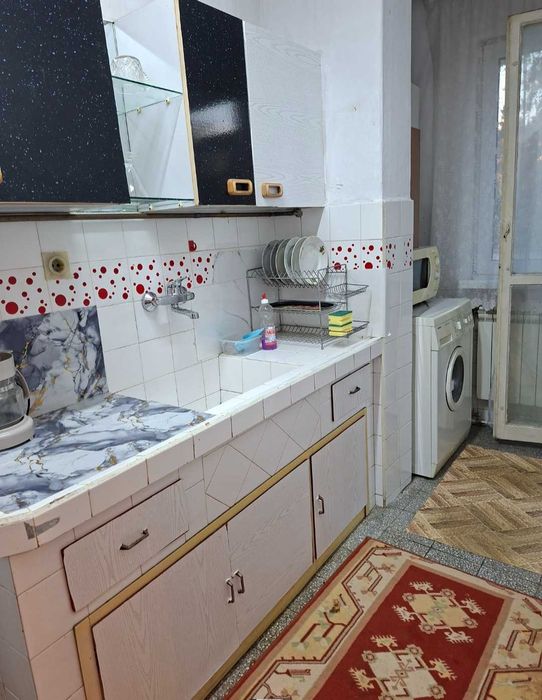 Дава се под наем Тристаен апартамент в Търговище, Изток 1 - 90 кв.м за 330 € - Снимка #4
