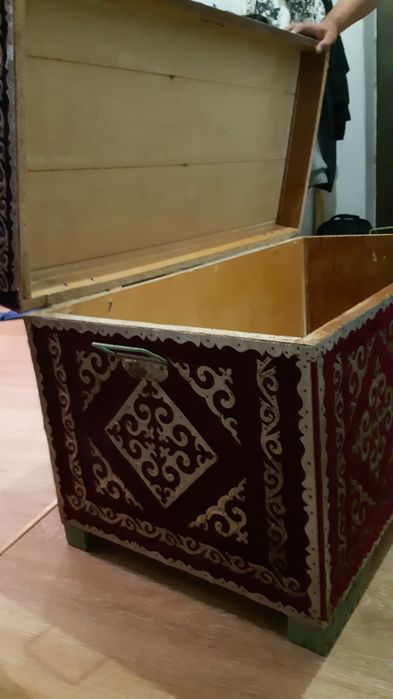 Продам большой сундук.