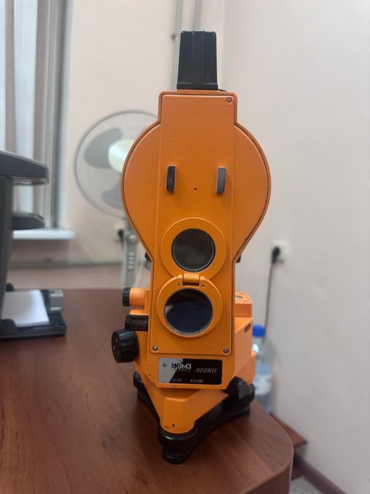 Нивелир Теодолит УОМ3 3Н-2КЛ