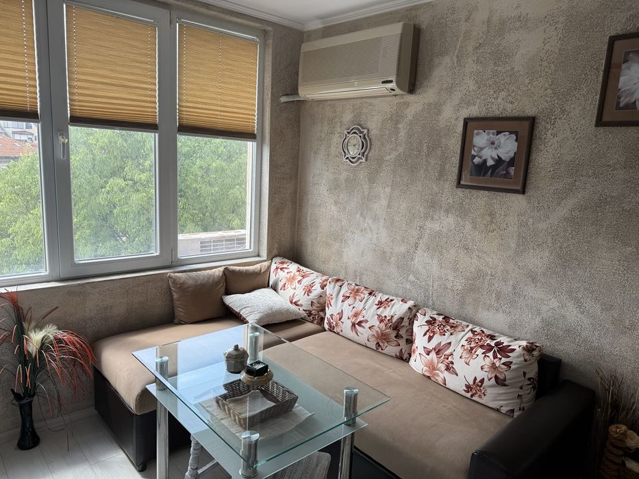 Продава се Двустаен апартамент в Русе, Център - 25 кв.м за 2600 €/кв.м - Снимка #6