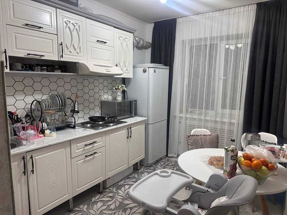 Продам однокомнатную квартиру 8 роддом 1/4/4 С хорошим ремонтом Мебель