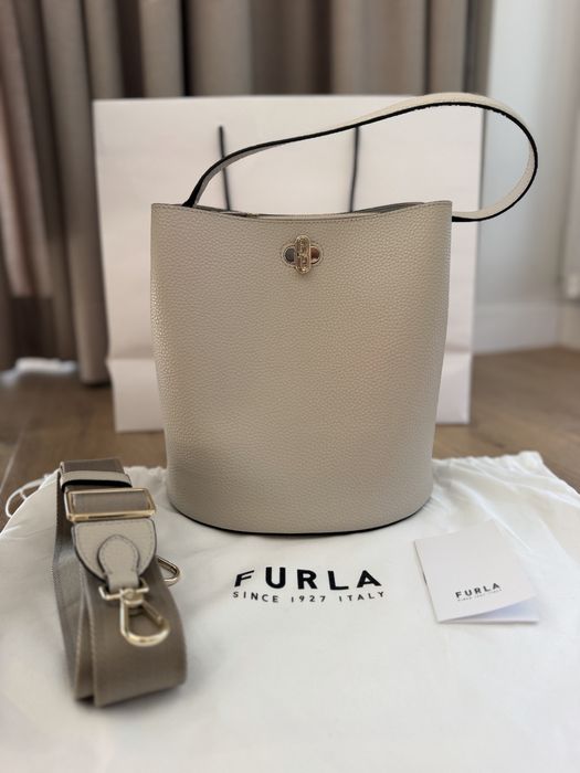 Чанта Furla Danae bucket bag