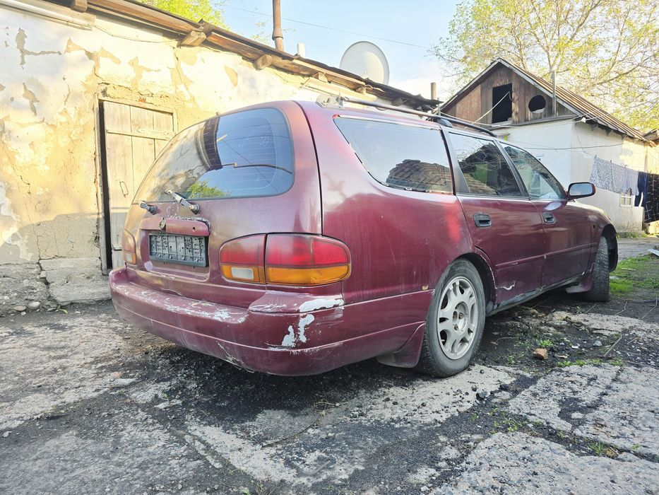 Срочно  Продам Toyota Scepter.
