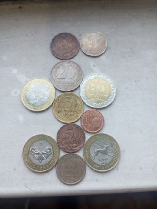 Продам монеты тцына договорная