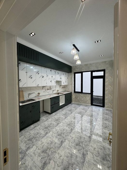 Назарбек. Ховли сотилади