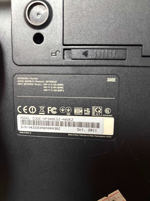 Samsung NP300E5Z-A02KZ