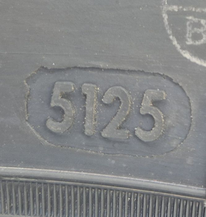 235/65 R16C 121R DYNAMO Hiscend-H Van 10PR Anvelope de vara B/B/71