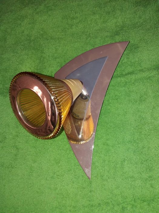 Настенный светильник.