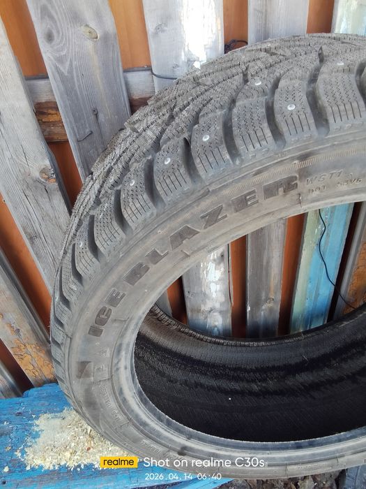 Продам зимний болон с шипами